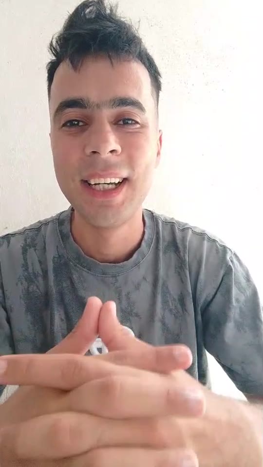 Standbild aus dem Vorstellungsvideo von Youssef Boufnichel